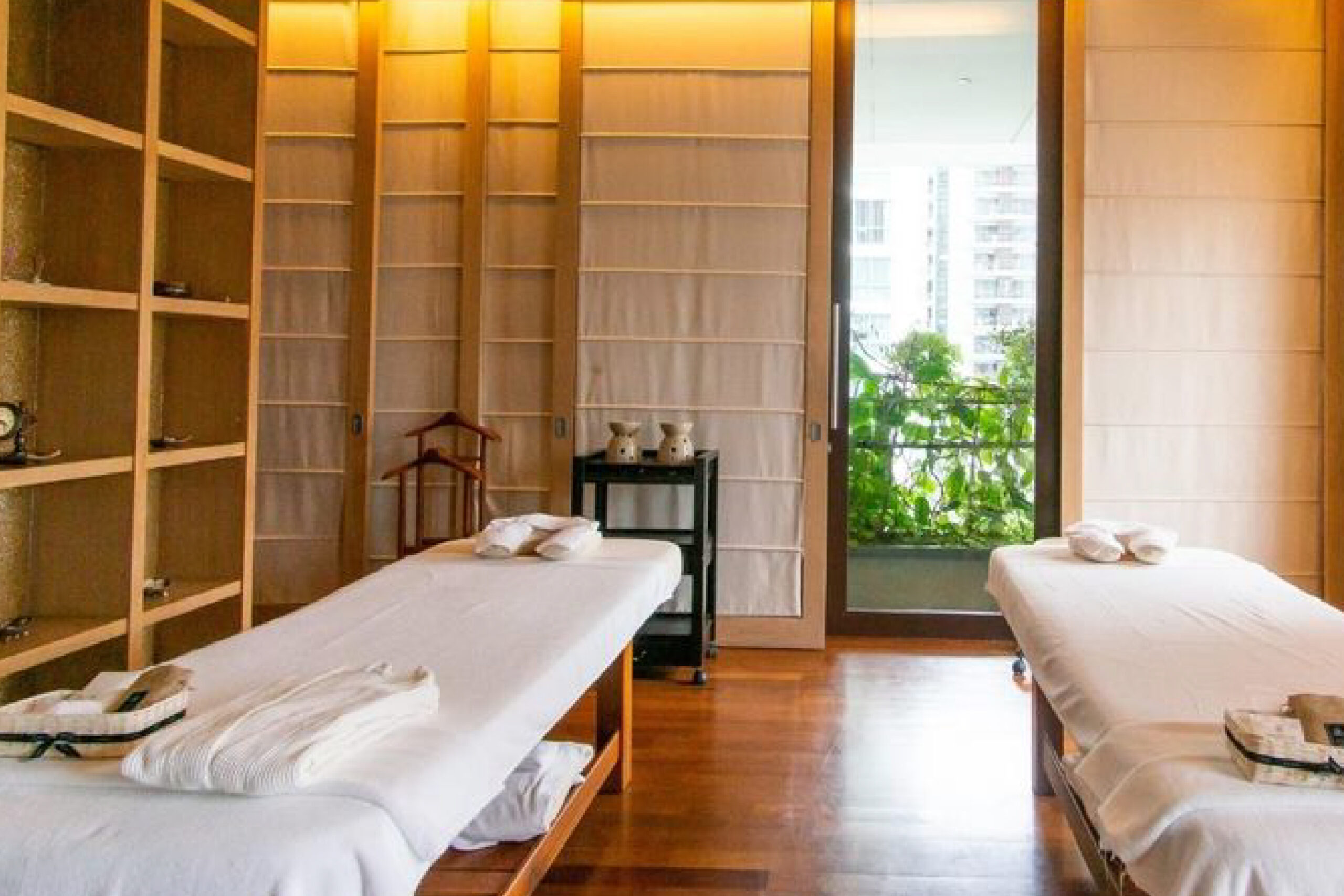 Luxsa Thai Wellness - Hansar Hotel